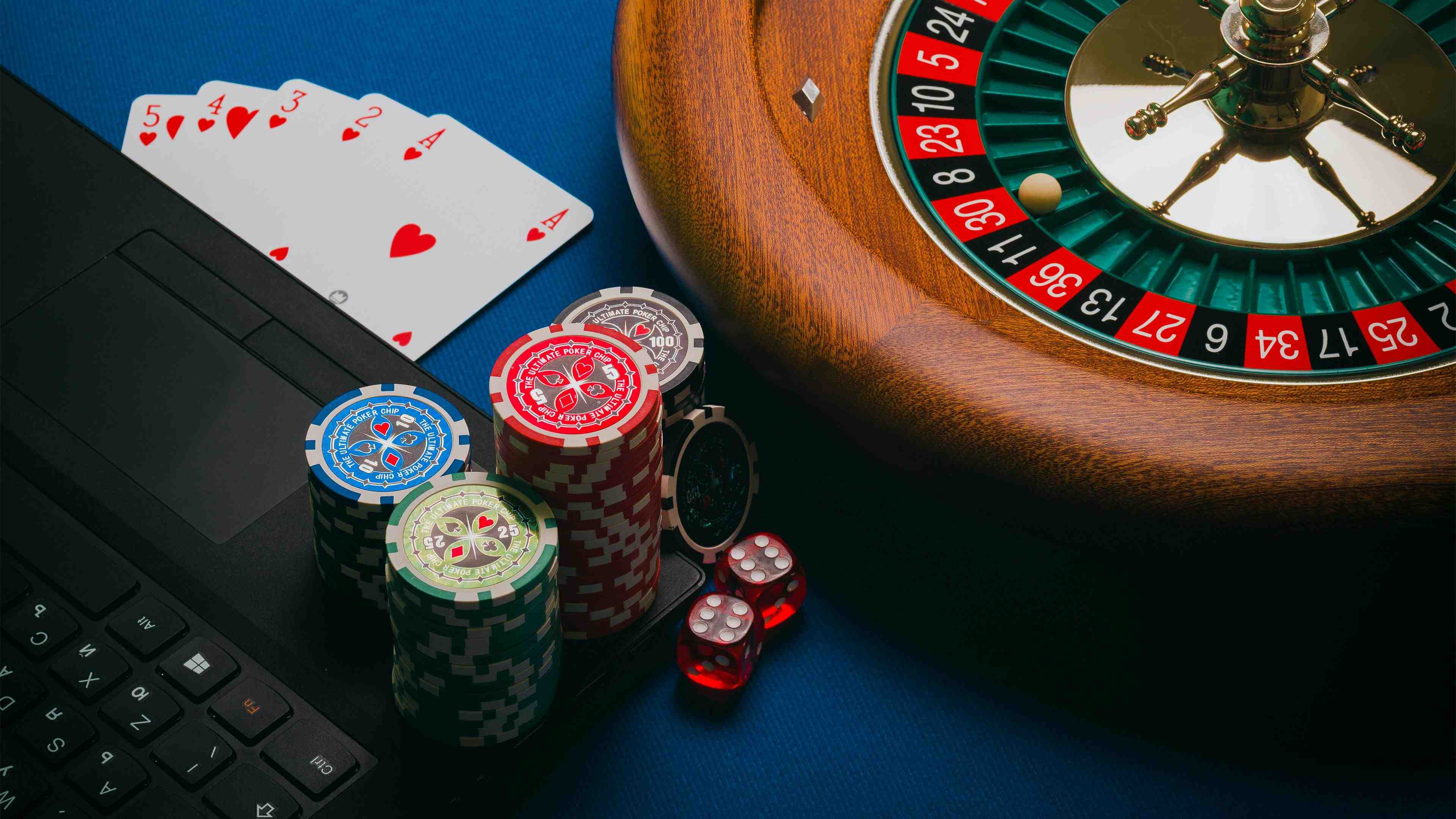 Filipino players in Metro Manila and Cebu accessing 2ezbet sports and casino games on smartphones